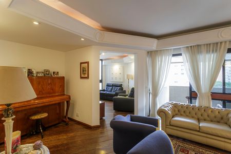 Apartamento à venda com 200m², 3 quartos e 3 vagas Apartamento à venda com 200m², 3 quartos e 3 vagasSala