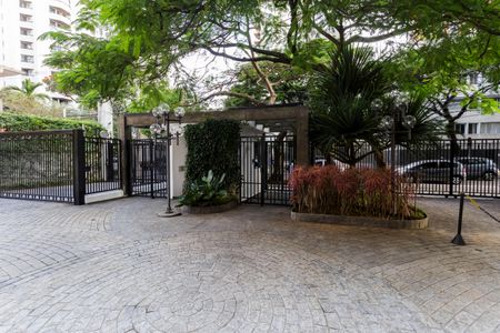 Apartamento à venda com 200m², 3 quartos e 3 vagas Apartamento à venda com 200m², 3 quartos e 3 vagasFachada