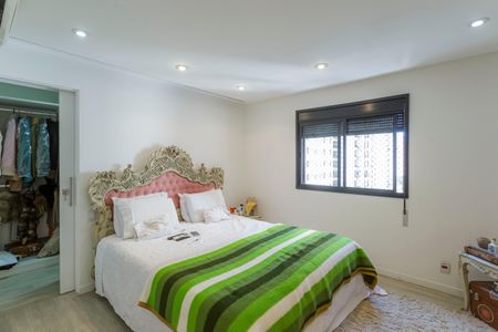 Apartamento à venda com 200m², 3 quartos e 3 vagas Apartamento à venda com 200m², 3 quartos e 3 vagasSuíte 2