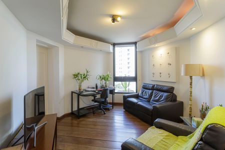 Apartamento à venda com 200m², 3 quartos e 3 vagas Apartamento à venda com 200m², 3 quartos e 3 vagasSala de TV