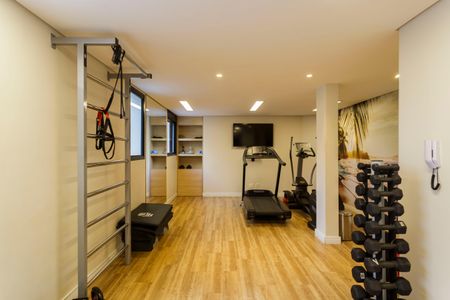 Apartamento à venda com 200m², 3 quartos e 3 vagas Apartamento à venda com 200m², 3 quartos e 3 vagasÁrea comum - Academia