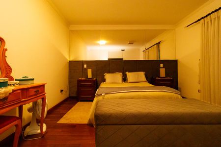 Casa à venda com 370m², 5 quartos e 4 vagas Casa à venda com 370m², 5 quartos e 4 vagasSuíte 1