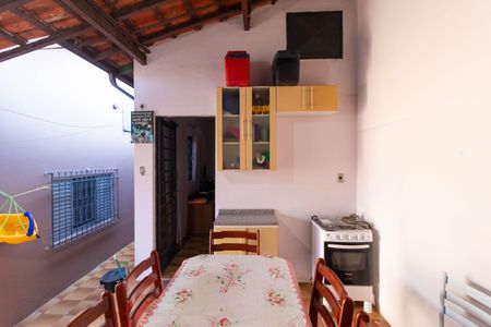 Casa à venda com 256m², 4 quartos e 4 vagas Casa à venda com 256m², 4 quartos e 4 vagasChurrasqueira