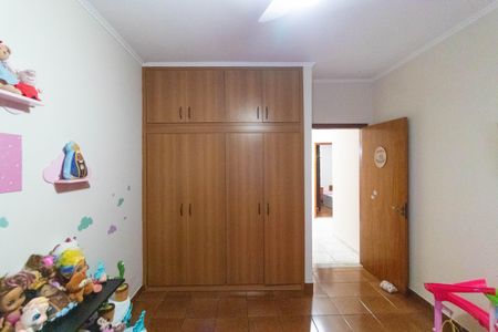 Casa à venda com 256m², 4 quartos e 4 vagas Casa à venda com 256m², 4 quartos e 4 vagasQuarto 02