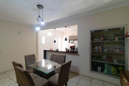 Casa à venda com 256m², 4 quartos e 4 vagas Casa à venda com 256m², 4 quartos e 4 vagasSala de Jantar