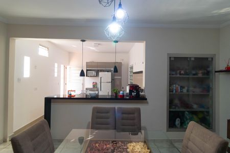 Casa à venda com 256m², 4 quartos e 4 vagas Casa à venda com 256m², 4 quartos e 4 vagasSala de Jantar