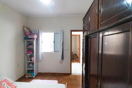 Casa à venda com 256m², 4 quartos e 4 vagas Casa à venda com 256m², 4 quartos e 4 vagasQuarto 01