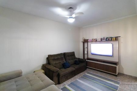 Casa à venda com 256m², 4 quartos e 4 vagas Casa à venda com 256m², 4 quartos e 4 vagasSalas