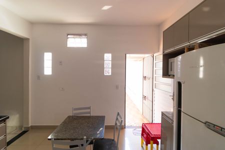 Casa à venda com 256m², 4 quartos e 4 vagas Casa à venda com 256m², 4 quartos e 4 vagasCozinha