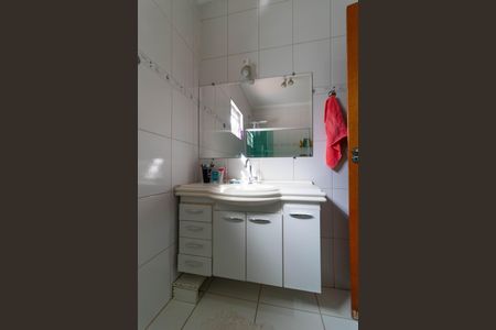 Casa à venda com 256m², 4 quartos e 4 vagas Casa à venda com 256m², 4 quartos e 4 vagasBanheiro