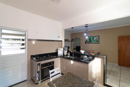 Casa à venda com 256m², 4 quartos e 4 vagas Casa à venda com 256m², 4 quartos e 4 vagasCozinha