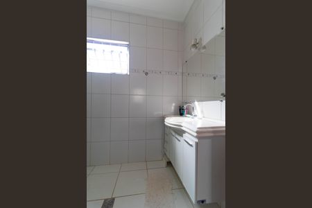 Casa à venda com 256m², 4 quartos e 4 vagas Casa à venda com 256m², 4 quartos e 4 vagasBanheiro