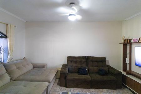 Casa à venda com 256m², 4 quartos e 4 vagas Casa à venda com 256m², 4 quartos e 4 vagasSalas