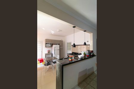 Casa à venda com 256m², 4 quartos e 4 vagas Casa à venda com 256m², 4 quartos e 4 vagasCozinha