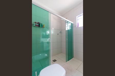 Casa à venda com 256m², 4 quartos e 4 vagas Casa à venda com 256m², 4 quartos e 4 vagasBanheiro