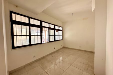 Apartamento à venda com 170m², 3 quartos e sem vaga Apartamento à venda com 170m², 3 quartos e sem vagaStudio