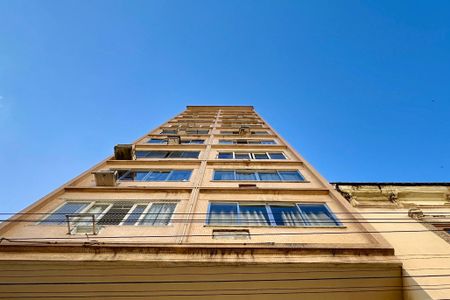 Apartamento à venda com 170m², 3 quartos e sem vaga Apartamento à venda com 170m², 3 quartos e sem vagaFachada