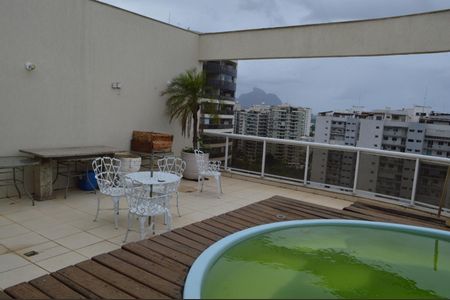 Apartamento à venda com 145m², 2 quartos e 2 vagas Apartamento à venda com 145m², 2 quartos e 2 vagasTerraço