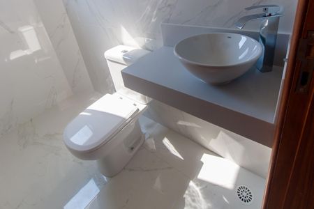 Apartamento à venda com 52m², 2 quartos e sem vaga Apartamento à venda com 52m², 2 quartos e sem vagaBanheiro