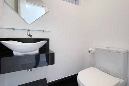 Casa à venda com 180m², 3 quartos e 2 vagas Casa à venda com 180m², 3 quartos e 2 vagasLavabo