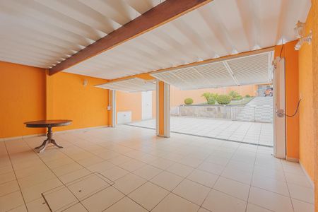 Casa à venda com 350m², 3 quartos e 8 vagasGaragem