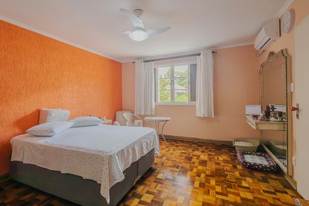 Casa à venda com 350m², 3 quartos e 8 vagasSuíte 2