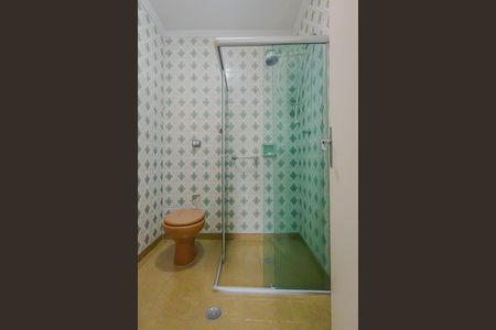 Casa à venda com 350m², 3 quartos e 8 vagasBanheiro da Suíte 1