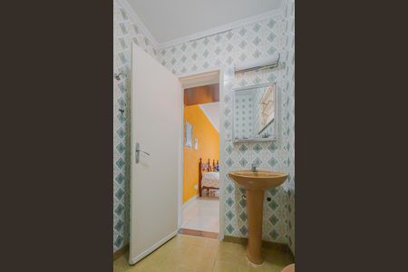 Casa à venda com 350m², 3 quartos e 8 vagasBanheiro da Suíte 1