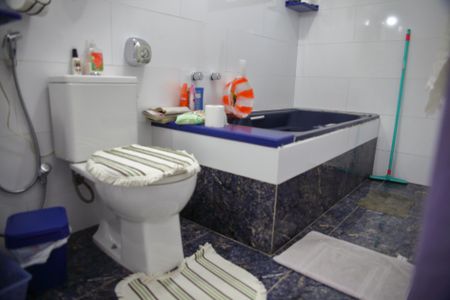 Casa à venda com 225m², 3 quartos e 2 vagasBanheiro da Suíte