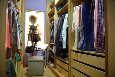 Casa à venda com 225m², 3 quartos e 2 vagasCloset da Suíte