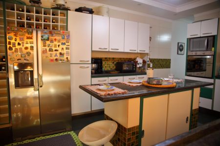 Casa à venda com 225m², 3 quartos e 2 vagasCozinha