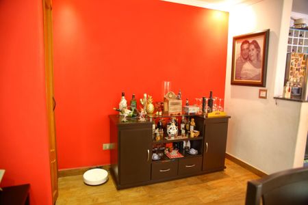 Casa à venda com 225m², 3 quartos e 2 vagasSala