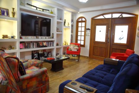 Casa à venda com 225m², 3 quartos e 2 vagasSala