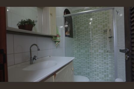 Casa à venda com 225m², 3 quartos e 2 vagasBanheiro de serviço