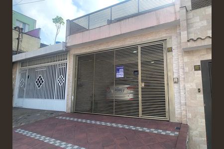 Casa à venda com 225m², 3 quartos e 2 vagasFachada