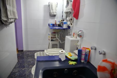 Casa à venda com 225m², 3 quartos e 2 vagasBanheiro da Suíte