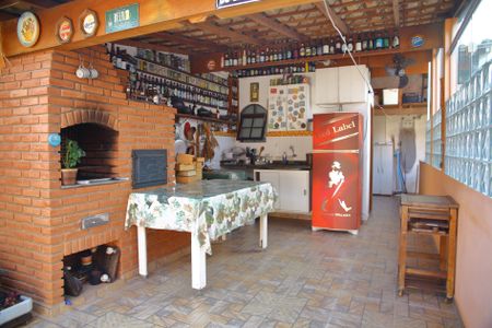 Casa à venda com 225m², 3 quartos e 2 vagasÁrea de convivência/ Churrasqueira