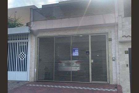 Casa à venda com 225m², 3 quartos e 2 vagasFachada