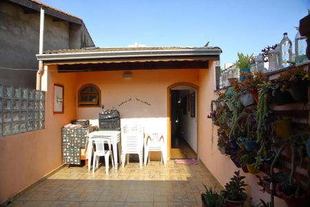 Casa à venda com 225m², 3 quartos e 2 vagasQuintal/ àrea de convivencia