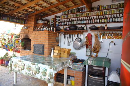 Casa à venda com 225m², 3 quartos e 2 vagasÁrea de convivência/ Churrasqueira