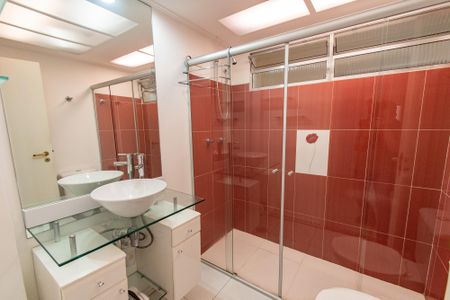 Apartamento à venda com 117m², 3 quartos e 1 vaga Apartamento à venda com 117m², 3 quartos e 1 vagaBanheiro da suíte