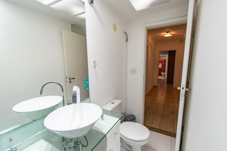 Apartamento à venda com 117m², 3 quartos e 1 vaga Apartamento à venda com 117m², 3 quartos e 1 vagaBanheiro