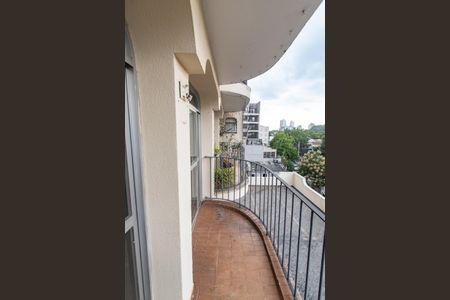 Apartamento à venda com 117m², 3 quartos e 1 vaga Apartamento à venda com 117m², 3 quartos e 1 vagaVaranda