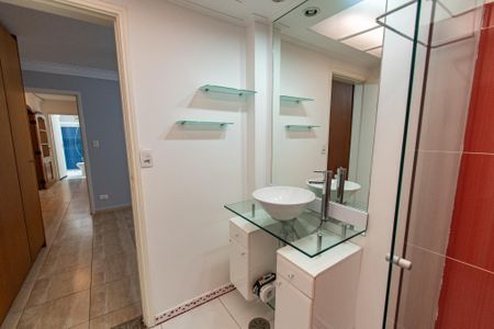 Apartamento à venda com 117m², 3 quartos e 1 vaga Apartamento à venda com 117m², 3 quartos e 1 vagaBanheiro da suíte