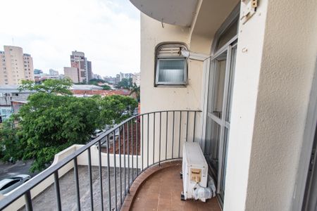 Apartamento à venda com 117m², 3 quartos e 1 vaga Apartamento à venda com 117m², 3 quartos e 1 vagaVaranda