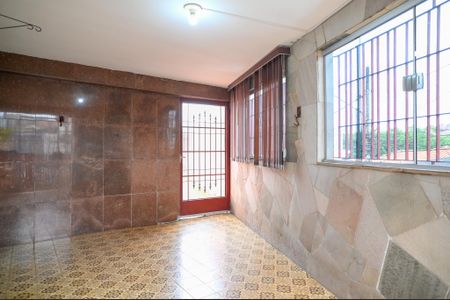 Casa à venda com 350m², 3 quartos e 3 vagas Casa à venda com 350m², 3 quartos e 3 vagasHall de entrada
