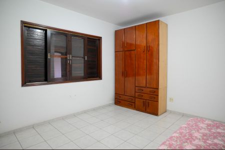 Casa à venda com 350m², 3 quartos e 3 vagas Casa à venda com 350m², 3 quartos e 3 vagasQuarto 1 - Suite