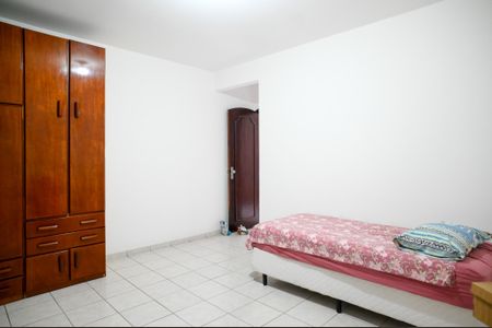 Casa à venda com 350m², 3 quartos e 3 vagas Casa à venda com 350m², 3 quartos e 3 vagasQuarto 1 - Suite