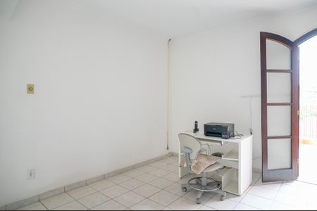 Casa à venda com 350m², 3 quartos e 3 vagas Casa à venda com 350m², 3 quartos e 3 vagasSala 2