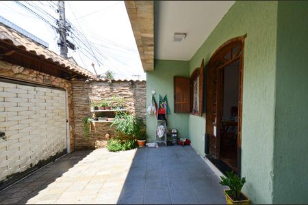 Casa à venda com 360m², 5 quartos e 2 vagas Casa à venda com 360m², 5 quartos e 2 vagasGaragem